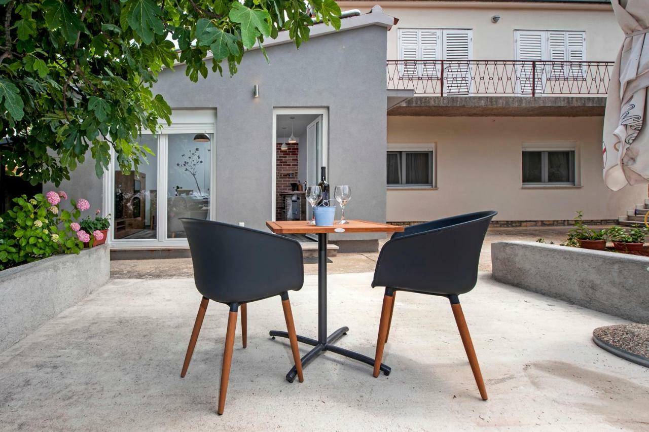 Paola Cozy Apartment Rovinj Exterior photo