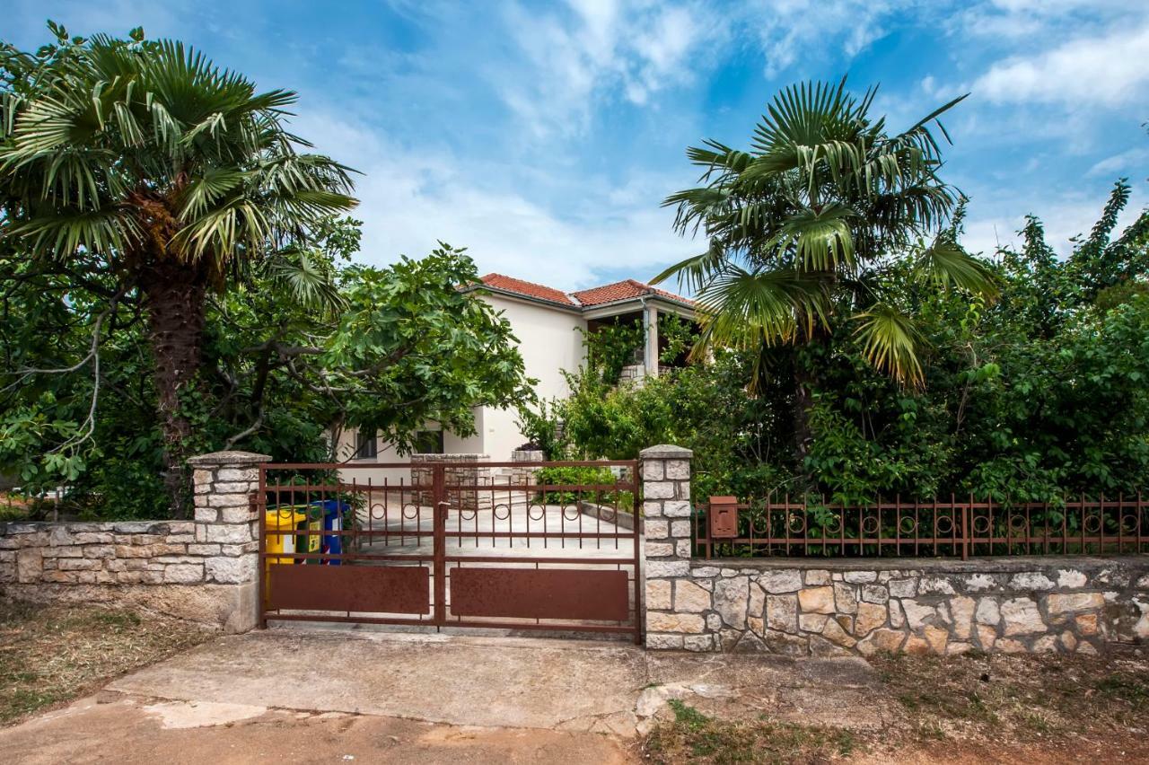 Paola Cozy Apartment Rovinj Exterior photo